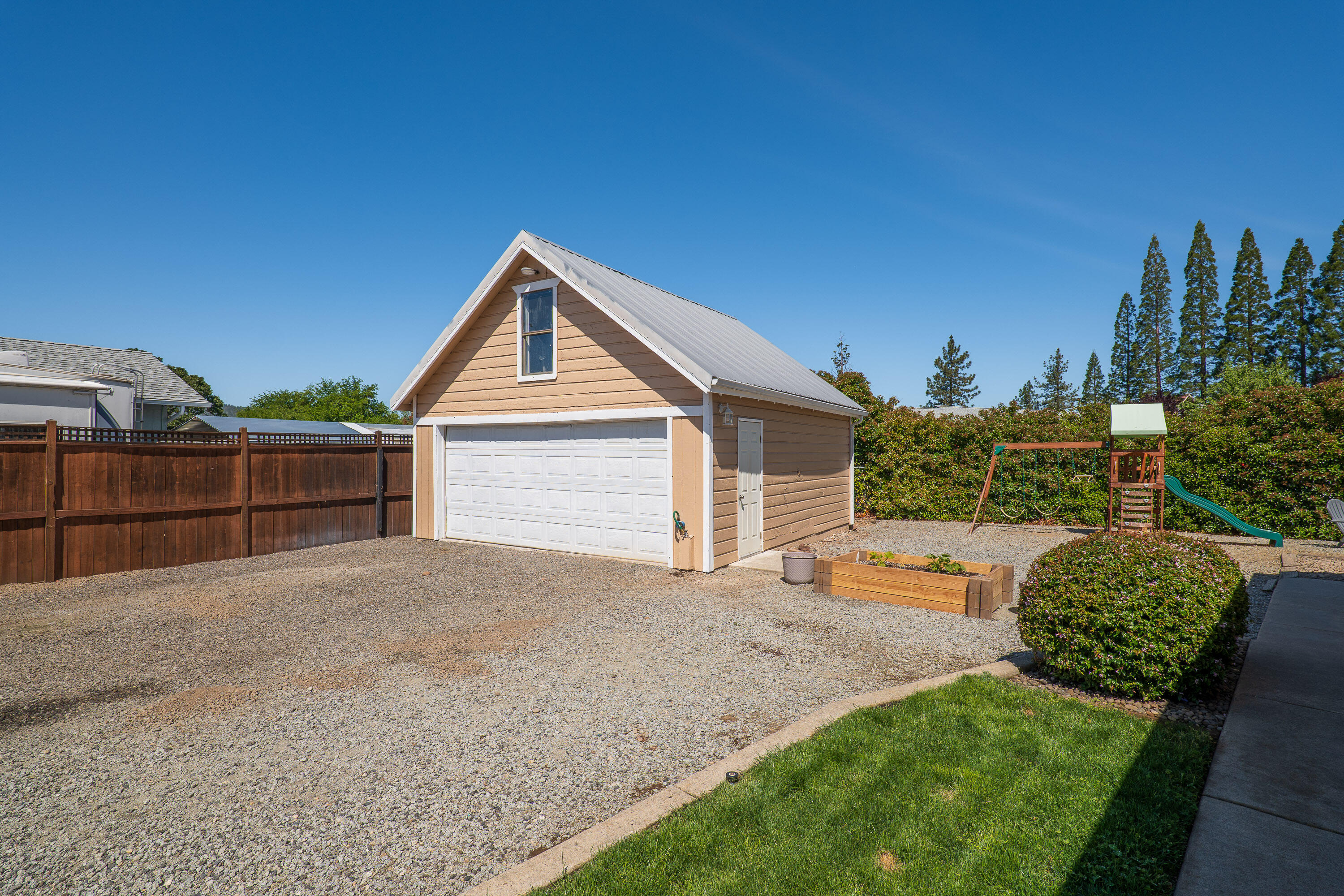 829 Hazel Street Central Point, OR 97502 - Photo 31 of 33 829HazelSt-034