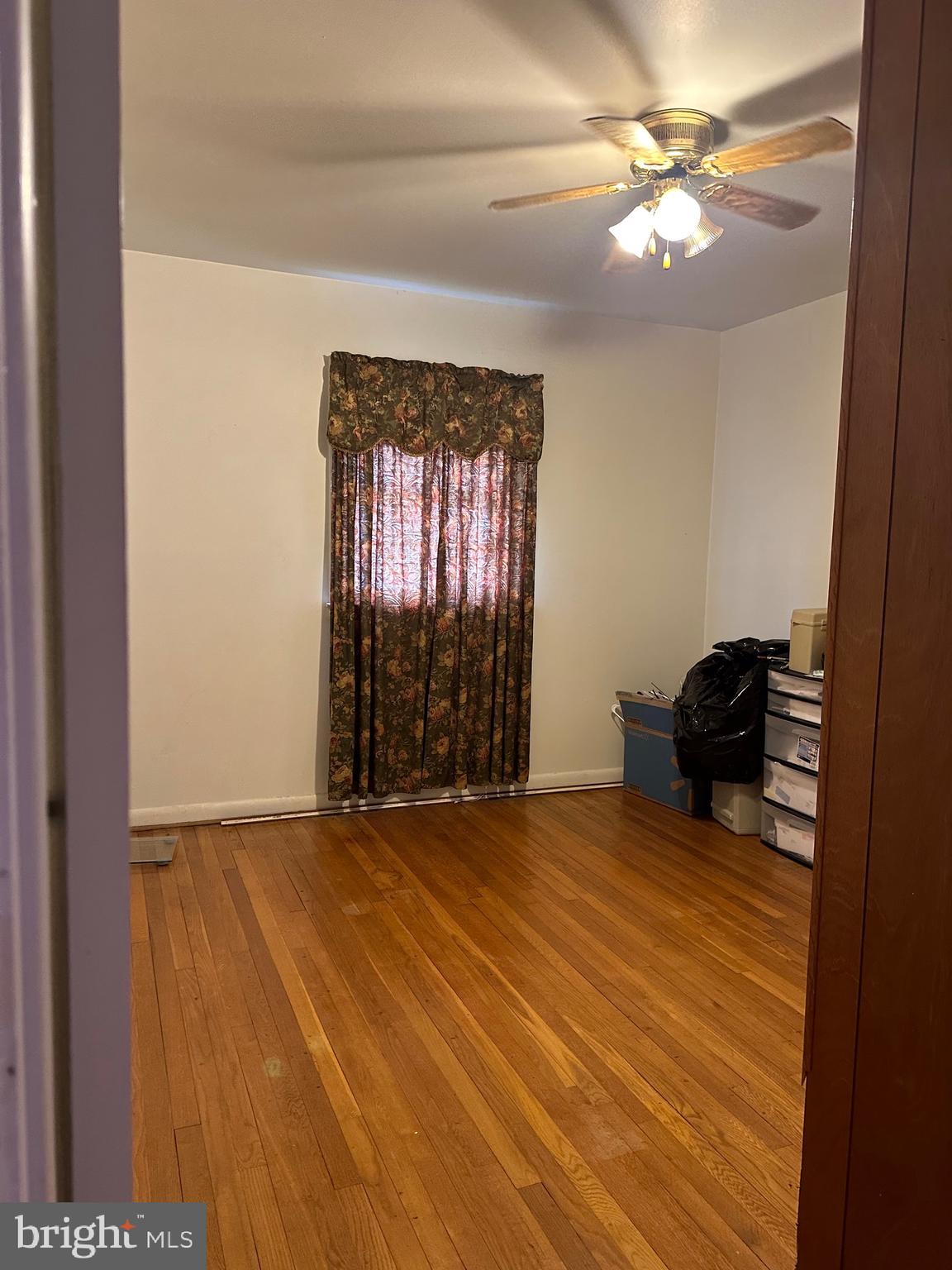 5608 Odell Road Beltsville, MD 20705 - Photo 7 of 16 Living Room