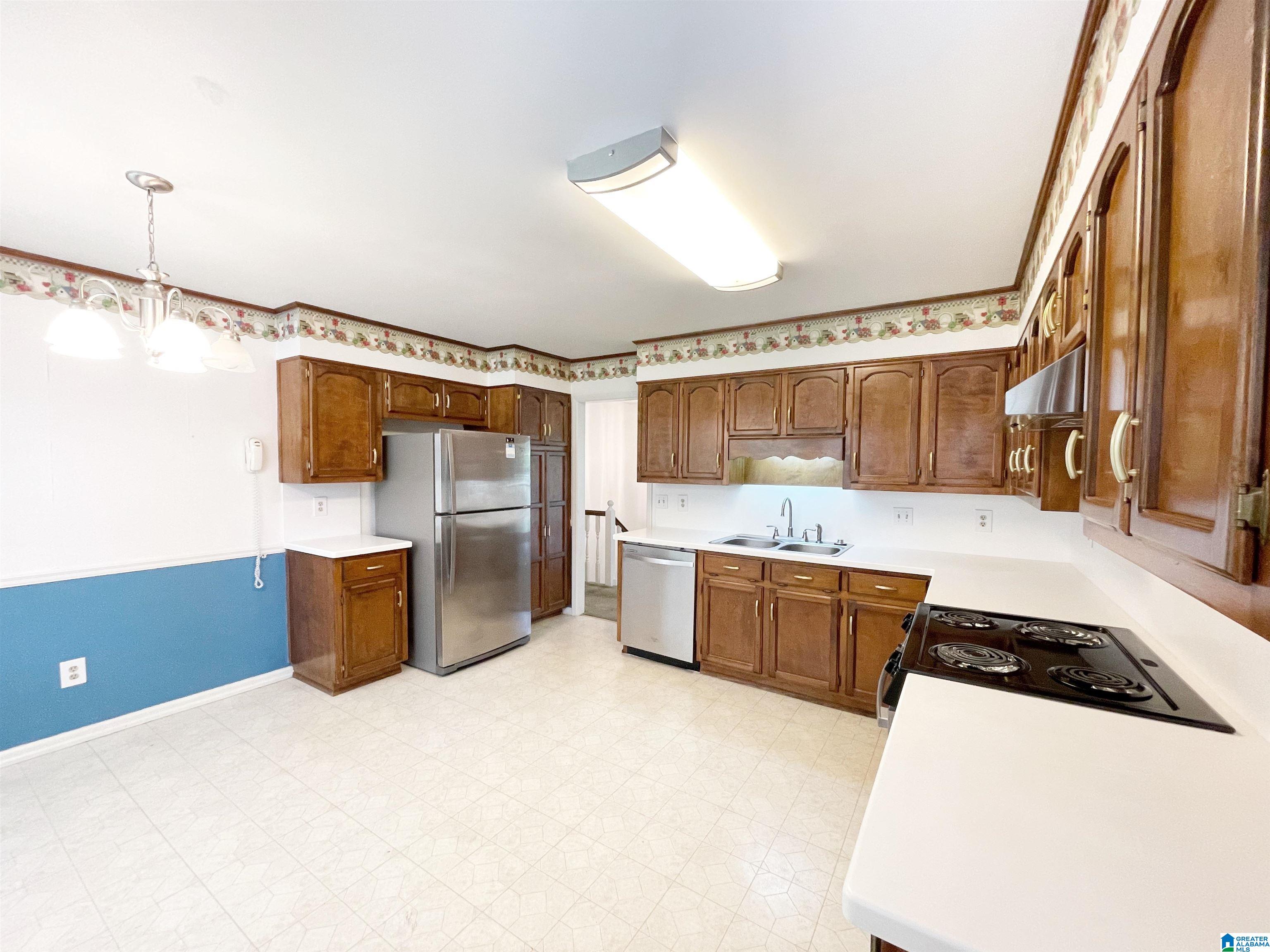661 Elm Street Southwest Bessemer, AL 35022 - Photo 8 of 30