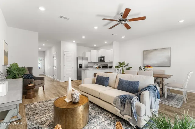 $1,900 | 1724 Jakes Drive, Panama City, FL 32405