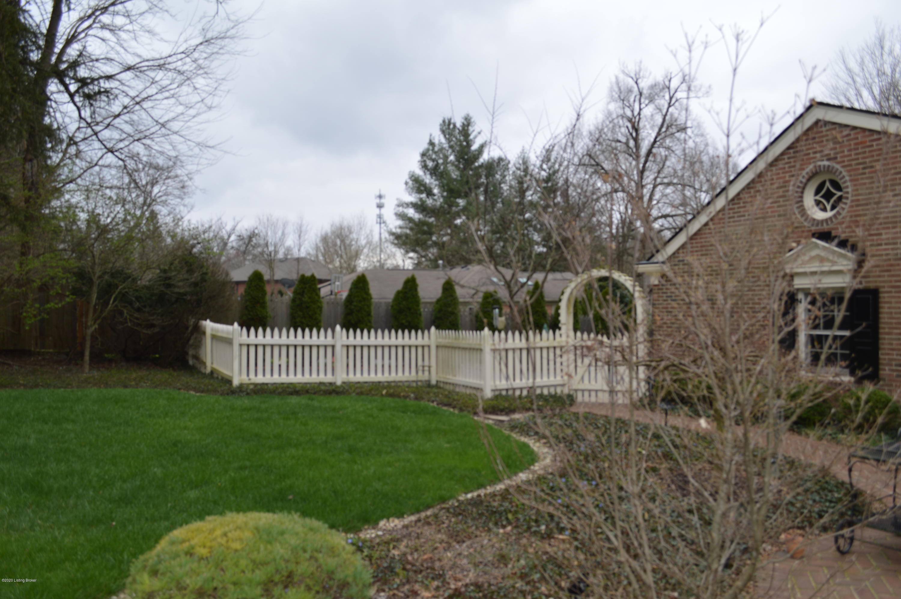 1605 Evergreen Road Anchorage, KY 40223 - Photo 55 of 72 DSC_0035