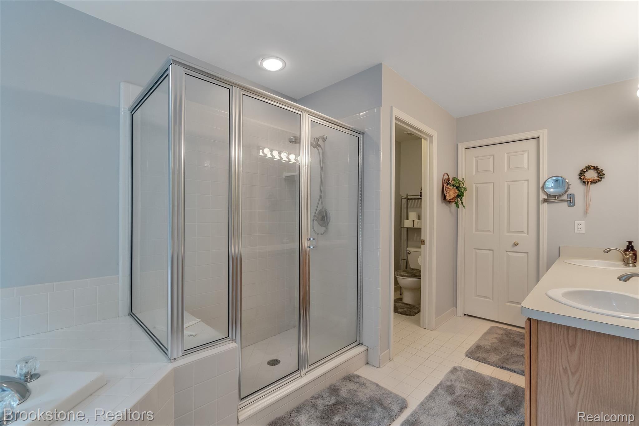 910 Indianpipe Road Lake Orion, MI 48360 - Photo 24 of 53 30-910 Indianpipe Rd-WindowStill-Re.jpg