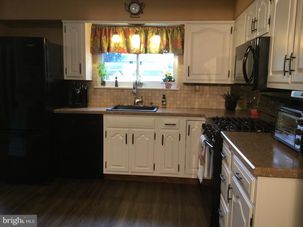 210 McIntosh Road Cherry Hill, NJ 08003 - Photo 3 of 12