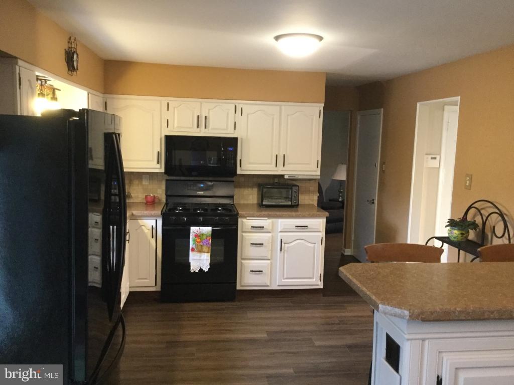 210 McIntosh Road Cherry Hill, NJ 08003 - Photo 4 of 12