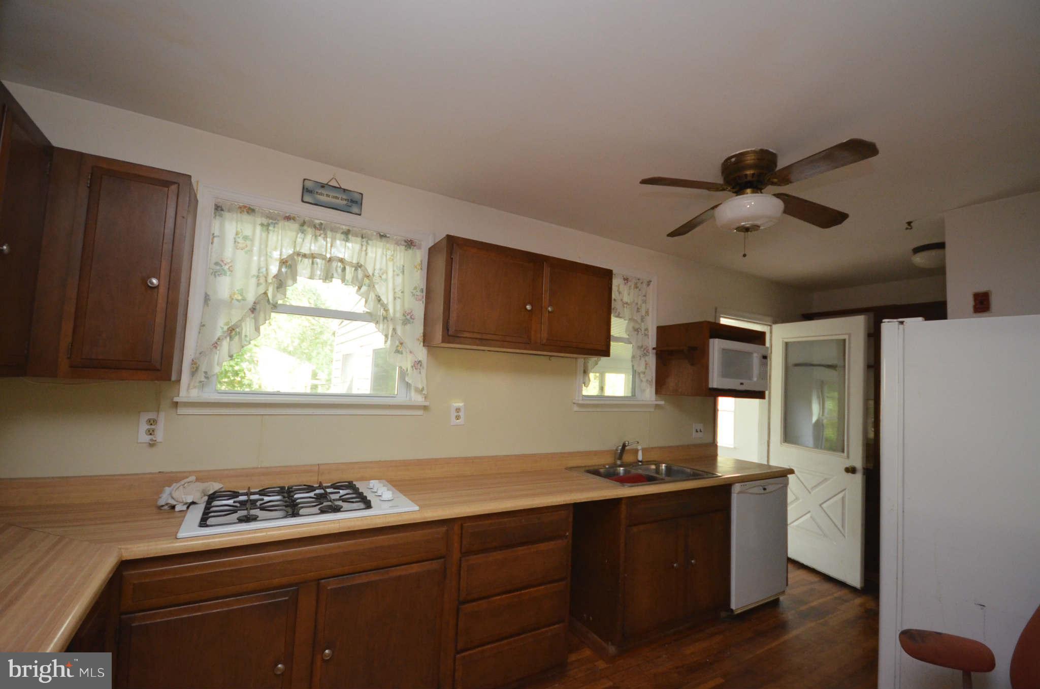 232 Sycamore Road Elkton, MD 21921 - Photo 3 of 14 Kitchen