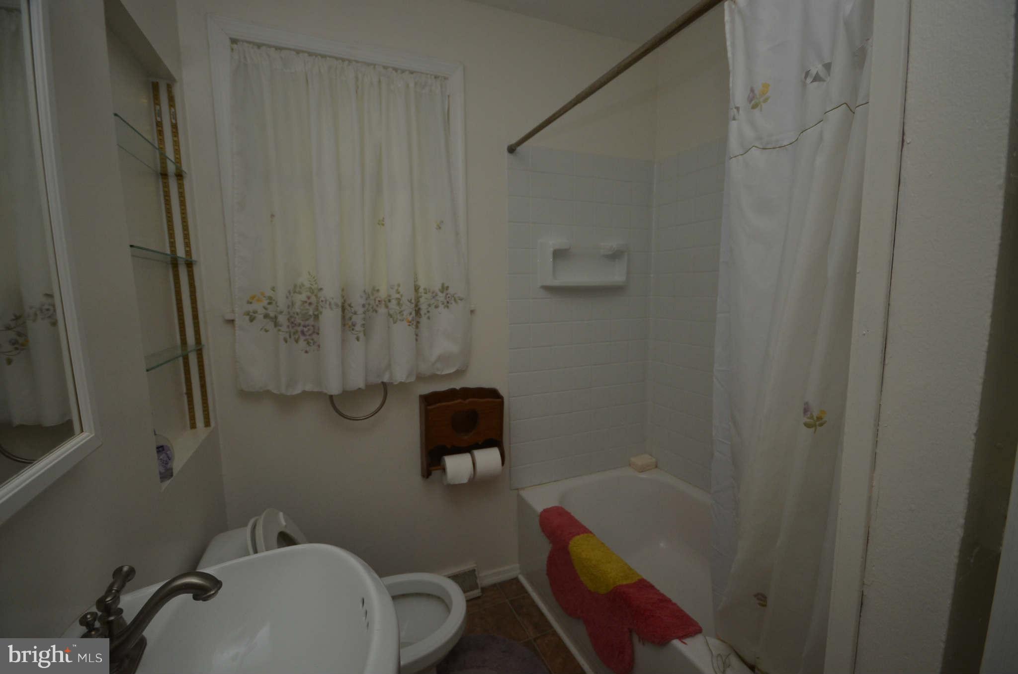 232 Sycamore Road Elkton, MD 21921 - Photo 9 of 14 Bath