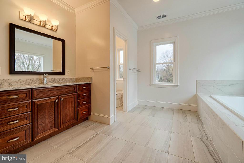 1930 Griffith Road Falls Church, VA 22043 - Photo 19 of 30 Bath (Master)