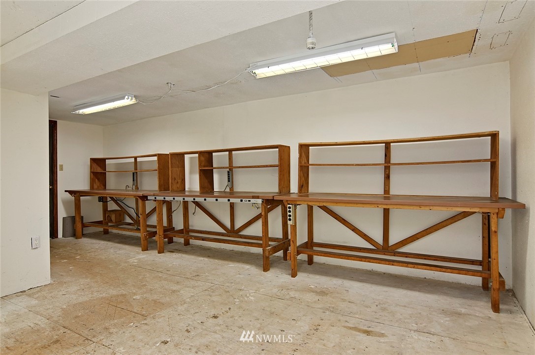 1000 Duchess Road Bothell, WA 98012 - Photo 31 of 35 a view of an empty room