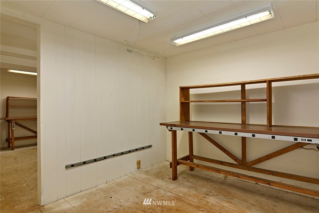 1000 Duchess Road Bothell, WA 98012 - Photo 35 of 35 a view of a room with gym equipment