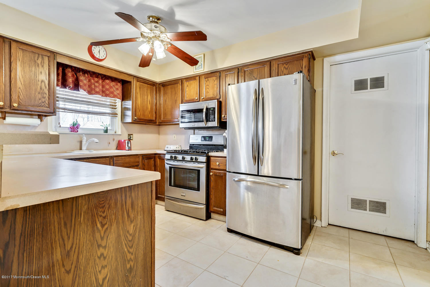 18 Sweet Gum Road Howell, NJ 07731 - Photo 17 of 45 18 Sweet Gum Rd Howell NJ-large-024-19-K