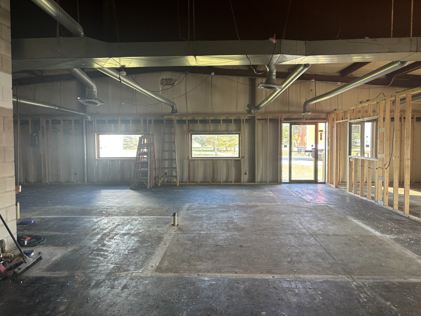 354 Civic Road LaSalle, IL 61301 - Photo 15 of 19 a view of empty room with windows