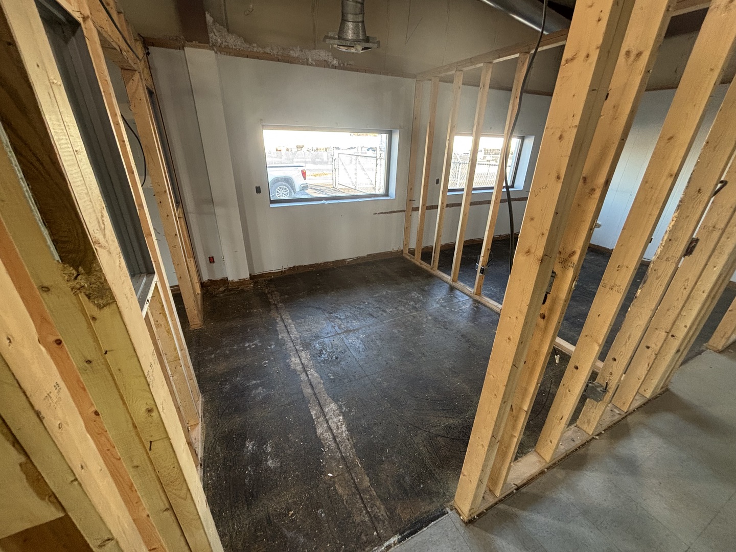 354 Civic Road LaSalle, IL 61301 - Photo 8 of 19 a view of an entryway