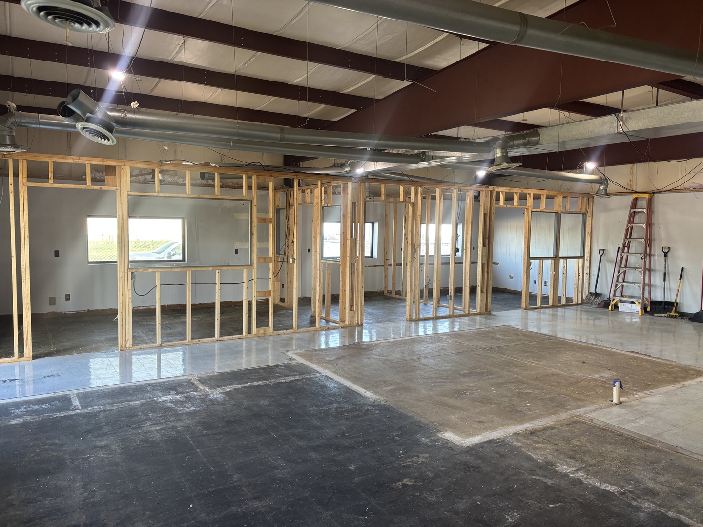 354 Civic Road LaSalle, IL 61301 - Photo 10 of 19 a view of a indoor basketball room