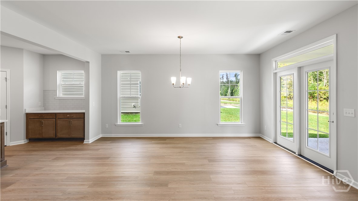 146 Como Drive Pooler, GA 31322 - Photo 5 of 23 Spacious Dining Area