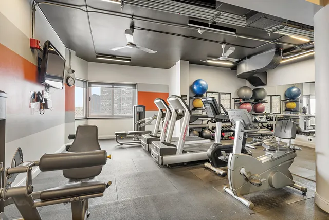 $575,000 | 4170 North Marine Drive, Unit 6B, Chicago, IL 60613