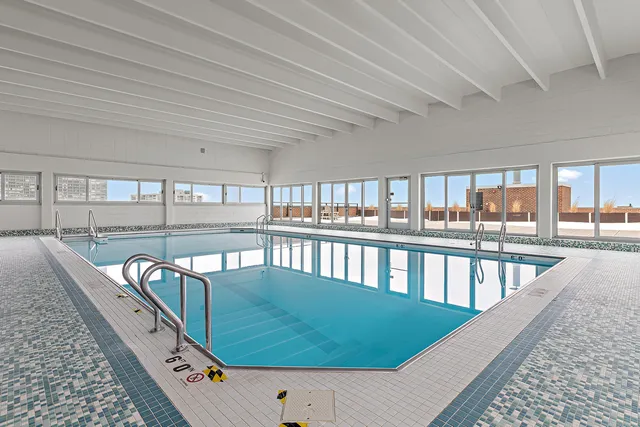 $575,000 | 4170 North Marine Drive, Unit 6B, Chicago, IL 60613