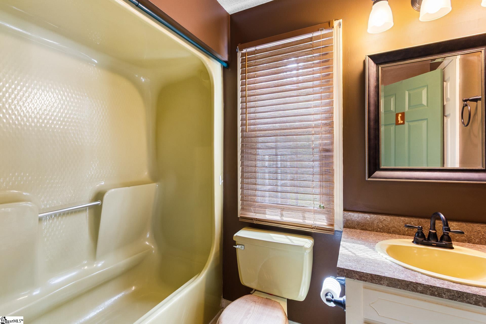 229 Creekfield Road Clinton, SC 29325 - Photo 13 of 23 Gallery Image 13