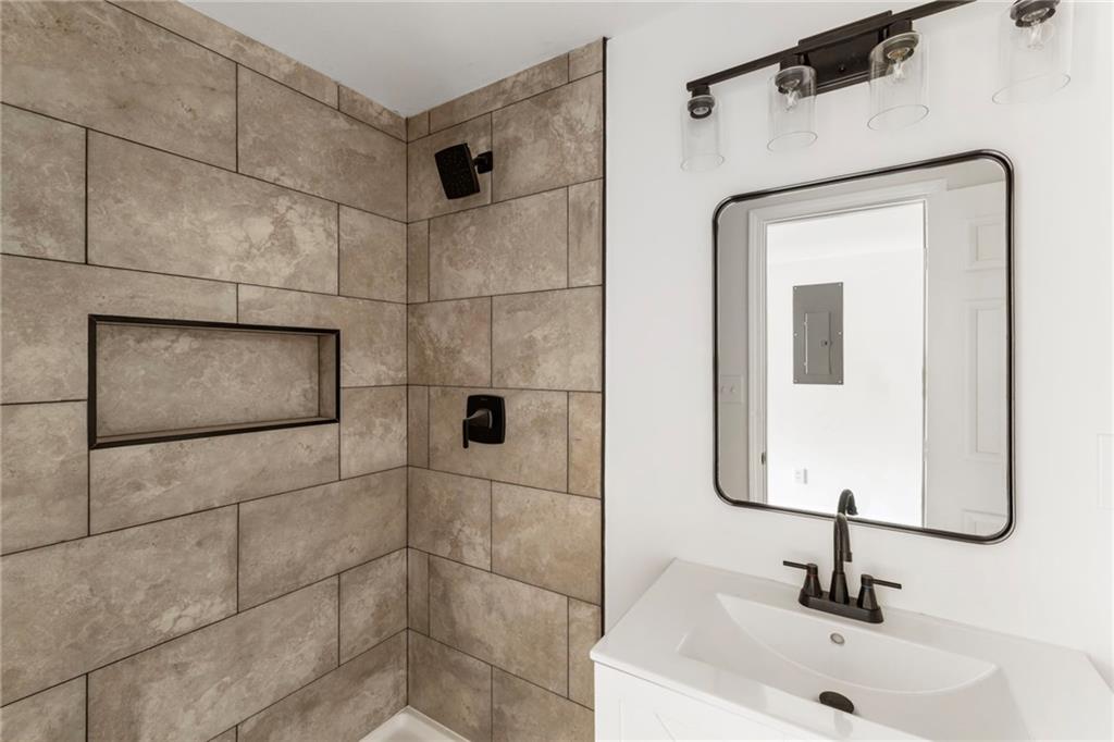 8859 Thomas Road Jonesboro, GA 30238 - Photo 32 of 49