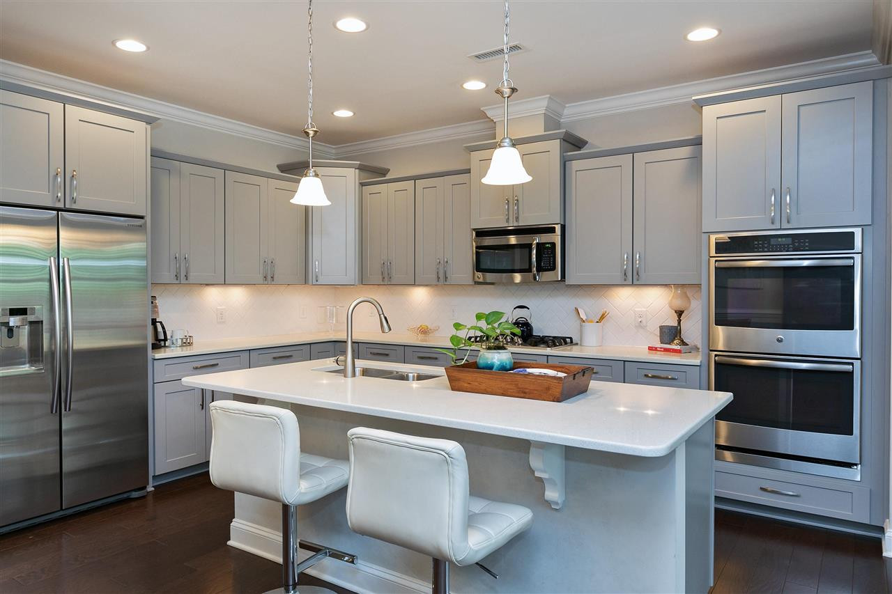 637 Fallon Grove Way Raleigh, NC 27608 - Photo 4 of 30 Photo 4