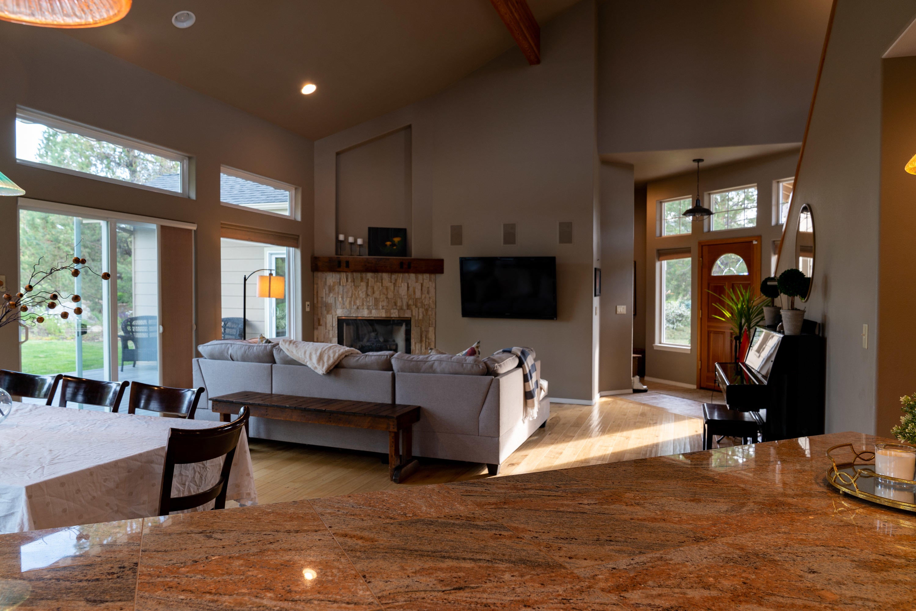 568 Widgeon Road Redmond, OR 97756 - Photo 9 of 28 568-Widgeon-Road-Re-Export-110