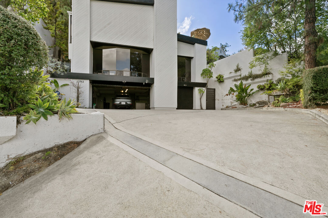 13952 Valley Vista Boulevard Sherman Oaks, CA 91423 - Photo 3 of 44 a view of open kitchen