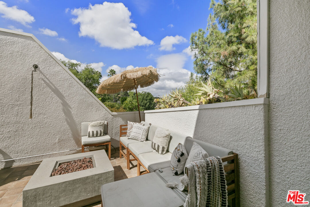 13952 Valley Vista Boulevard Sherman Oaks, CA 91423 - Photo 31 of 44 a view of outdoor space and patio