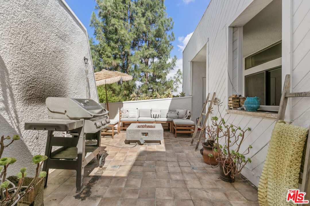 13952 Valley Vista Boulevard Sherman Oaks, CA 91423 - Photo 32 of 44 a view of outdoor space yard and patio