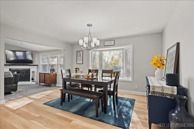 $400,000 | 865 North Fordham Avenue, Aurora, IL 60506