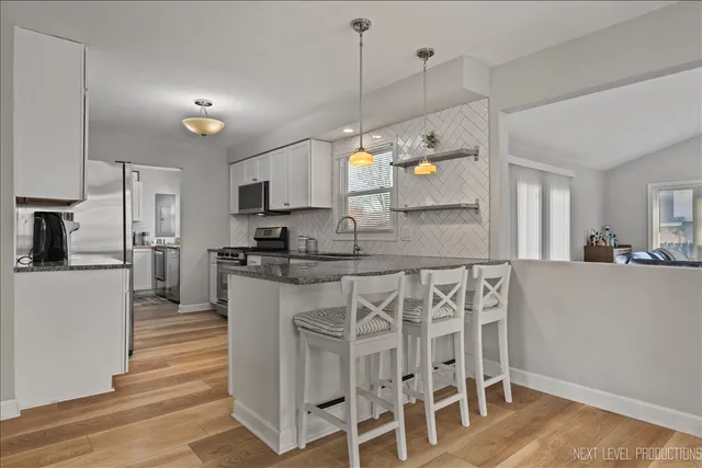 $400,000 | 865 North Fordham Avenue, Aurora, IL 60506