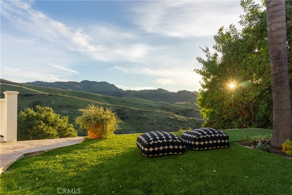 3563 Twin Lake Westlake Village, CA 91361 - Photo 31 of 54