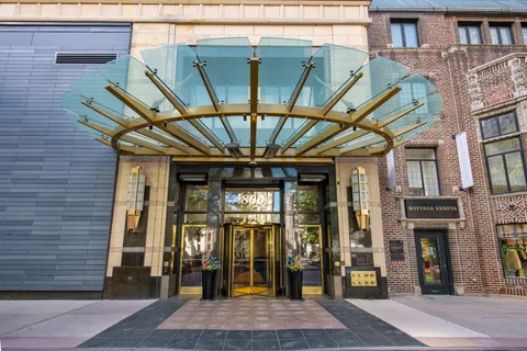 $2,350,000 | 800 North Michigan Avenue, Unit 3701, Chicago, IL 60611