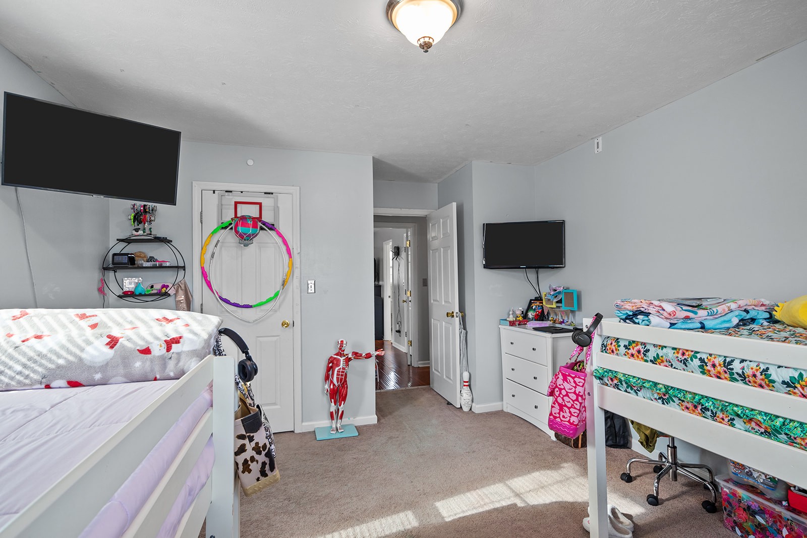 1714 West Grab Creek Road Dickson, TN 37055 - Photo 21 of 26 a room with toys and a flat screen tv