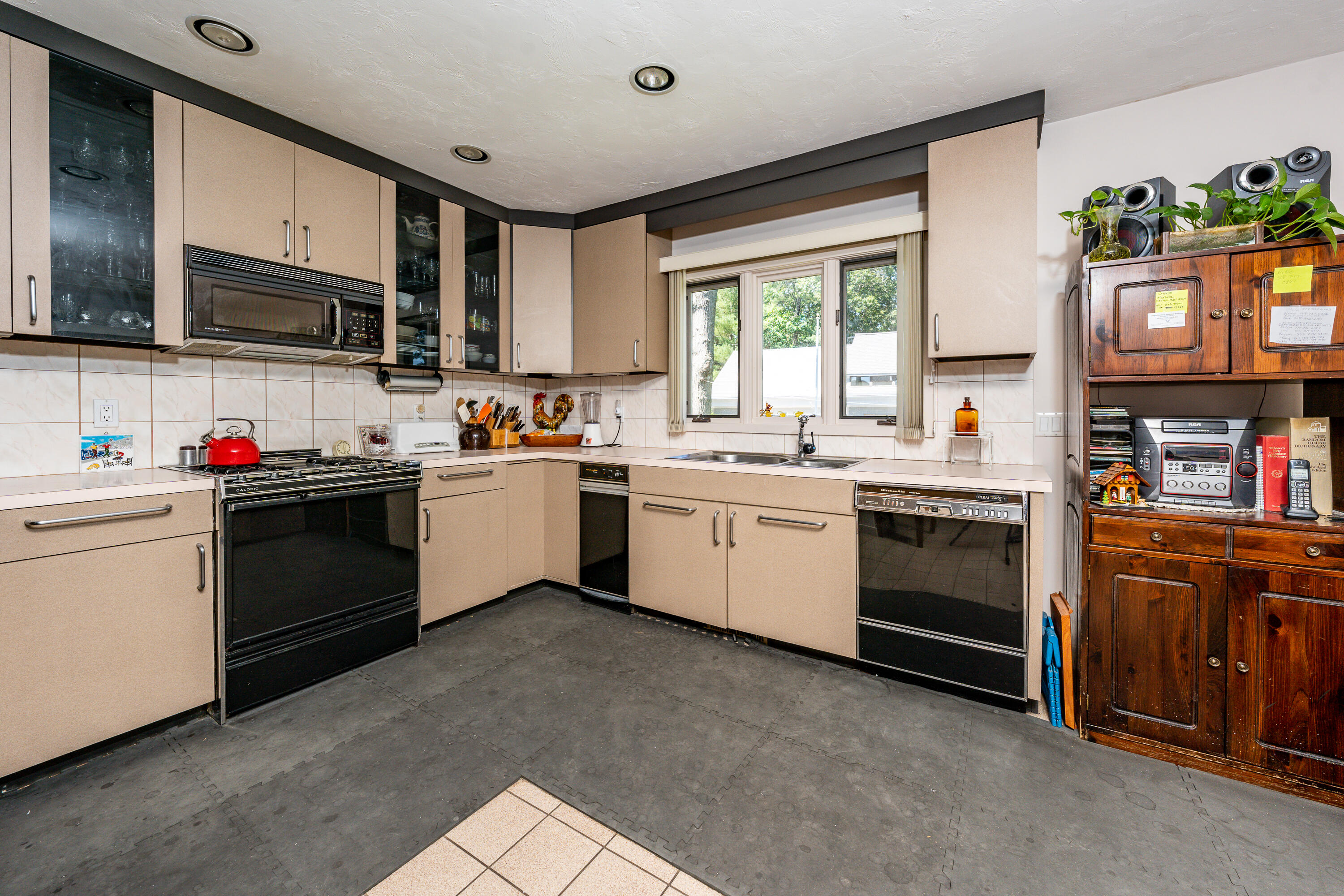 108 Waterside Drive Centerville, MA 02632 - Photo 26 of 64 kitchen1