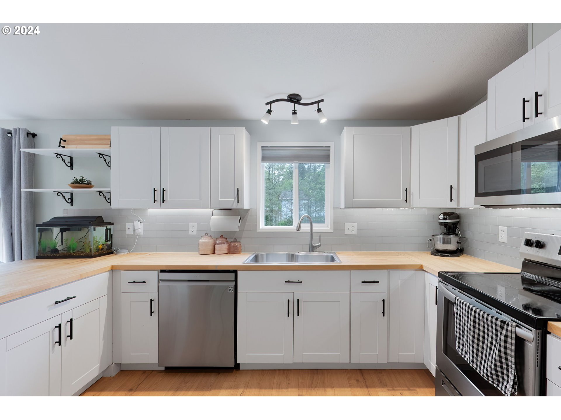 172 Hall Road Silverlake, WA 98645 - Photo 13 of 34 Gallery Image 13