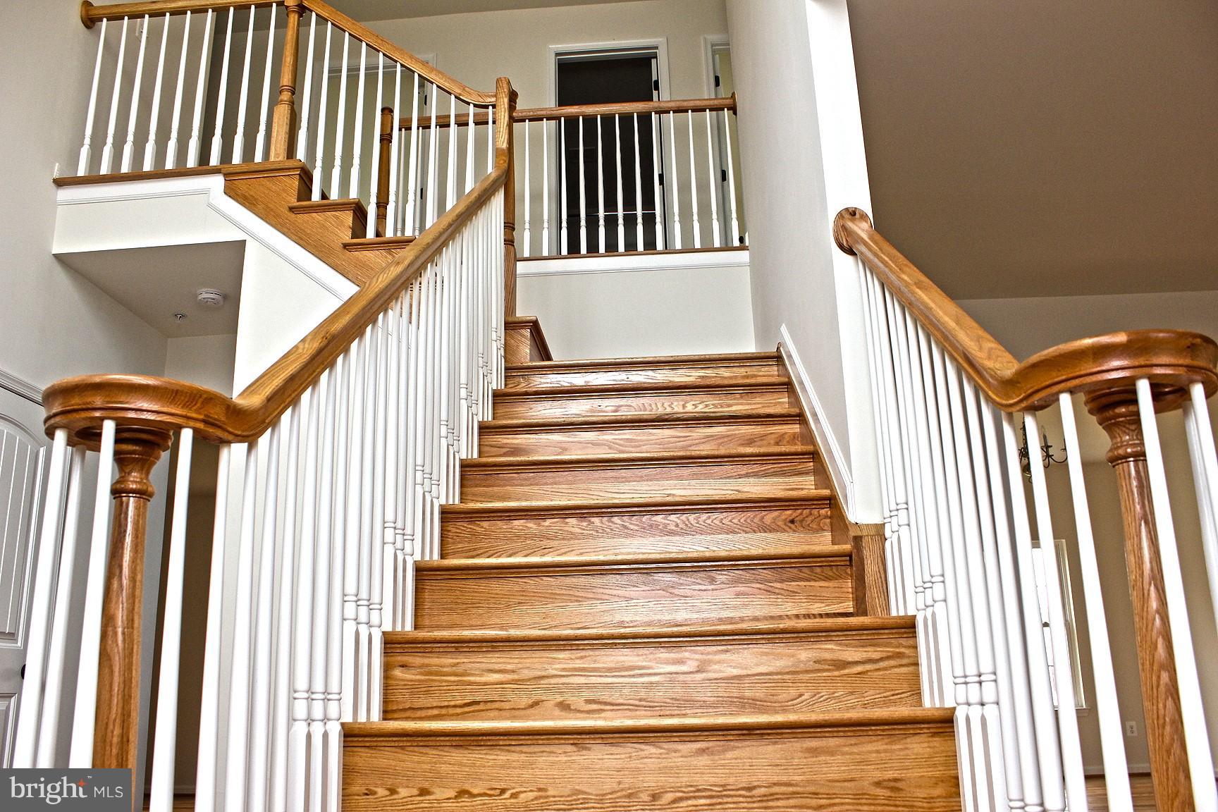 9263 Cartersville Road Columbia, MD 21046 - Photo 3 of 30 Foyer