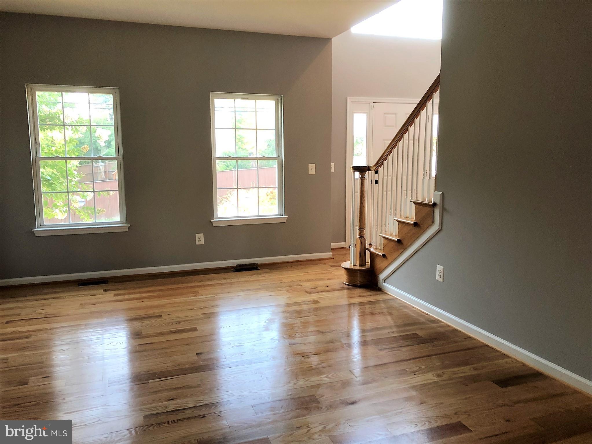9263 Cartersville Road Columbia, MD 21046 - Photo 5 of 30 Living Room