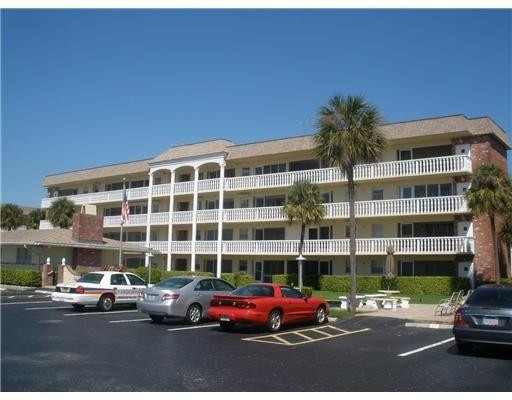 1971 Southeast 5th Court, Unit 303E Pompano Beach, FL 33060 - Photo 2 of 14 Photo 2