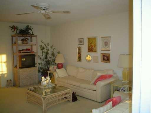 1971 Southeast 5th Court, Unit 303E Pompano Beach, FL 33060 - Photo 4 of 14 Photo 4