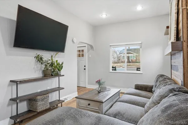 $800,567 | 2073 South Logan Street, Denver, CO 80210