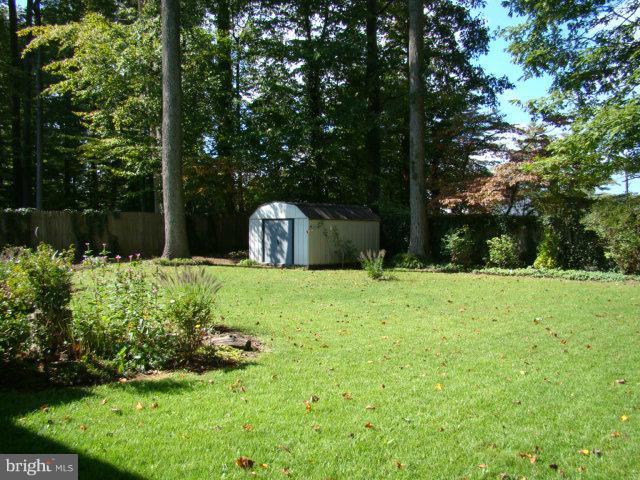 8902 Victoria Road Springfield, VA 22151 - Photo 2 of 15 Exterior (Rear)