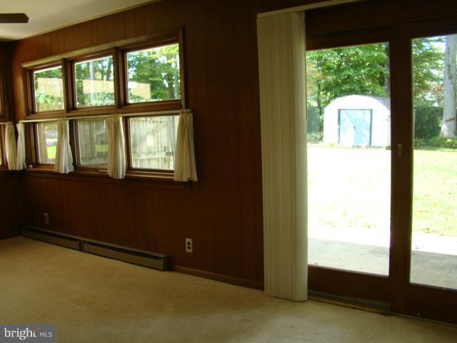 8902 Victoria Road Springfield, VA 22151 - Photo 3 of 15 Family Room