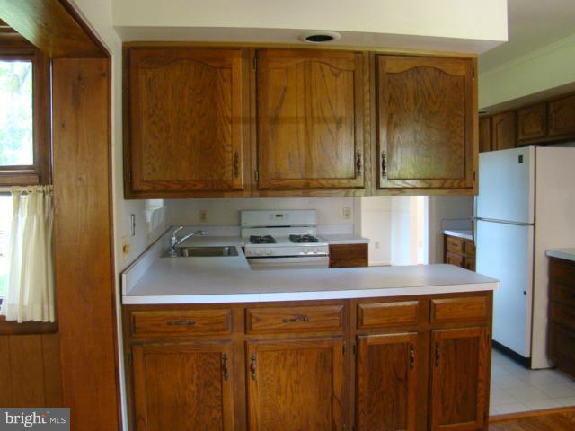8902 Victoria Road Springfield, VA 22151 - Photo 4 of 15 Kitchen