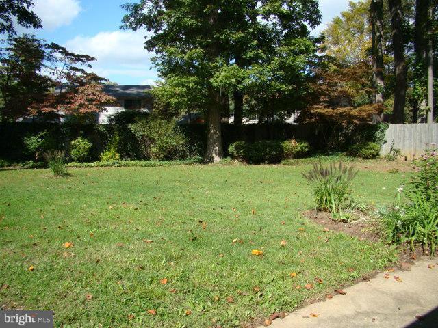 8902 Victoria Road Springfield, VA 22151 - Photo 10 of 15 Exterior (Rear)