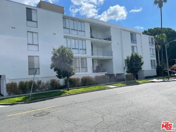 $5,795 | 9297 Burton Way, Unit A, Beverly Hills, CA 90210