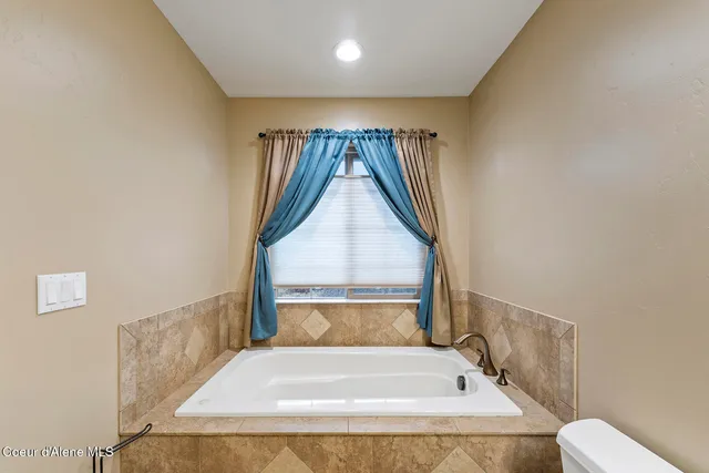 $349,900 | 3 Elsie Peak Court, Unit 3, Pinehurst, ID 83850