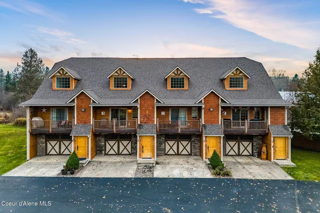 $349,900 | 3 Elsie Peak Court, Unit 3, Pinehurst, ID 83850