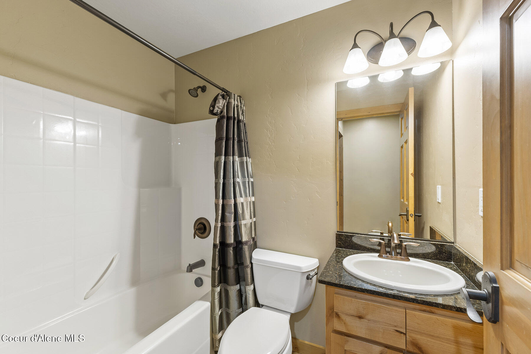 3 Elsie Peak Court, Unit 3 Pinehurst, ID 83850 - Photo 41 of 67 3-Elsie-Peak-Ct-Unit-3-9362