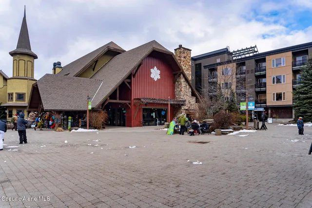 $349,900 | 3 Elsie Peak Court, Unit 3, Pinehurst, ID 83850