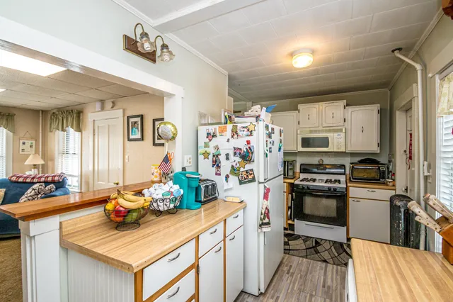 $229,900 | 75 Elm Street, Whitefield, NH 03598