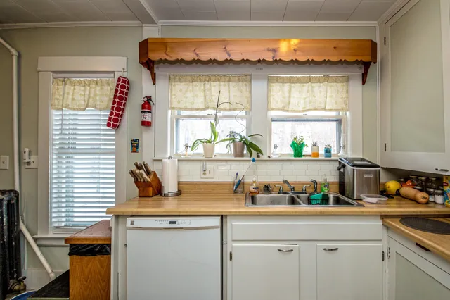 $229,900 | 75 Elm Street, Whitefield, NH 03598